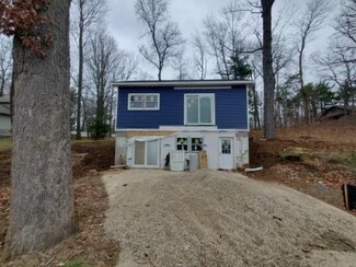 406 E Gull Lake Dr, Augusta, MI 49012