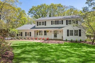 16 Southgate Rd, Setauket, NY 11733