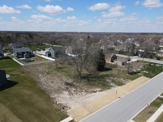 2910 Amberleigh Ln, Schererville, IN 46375