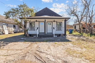 425 W Cedar St Unit A and B, Angleton, TX 77515