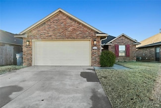 10616 SW 32nd St, Yukon, OK 73099