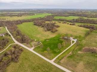 45501 E 176th St, Hardin, MO 64035