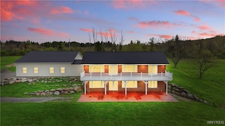 742 Centerline Rd, Strykersville, NY 14145