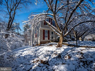 1648 Fieldthorn Dr, Reston, VA 20194