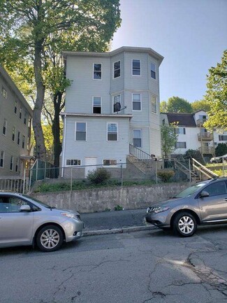 11 Elizabeth St, Worcester, MA 01605