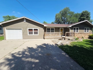 6835 NW 6th Dr, Des Moines, IA 50313