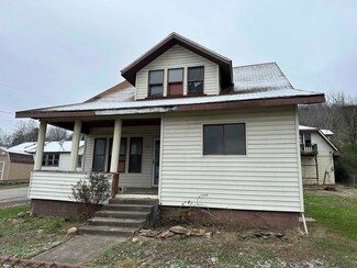 8120 Park Ave, Hamlin, WV 25523