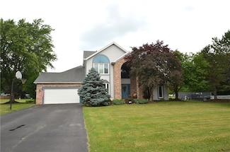 122 Thorn Apple Ln, Rochester, NY 14626