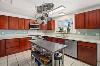 4507 Kawailoa St, Kekaha, HI 96752