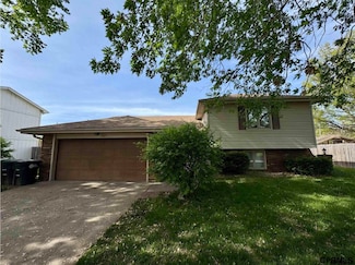 11748 Raleigh Dr, Omaha, NE 68164