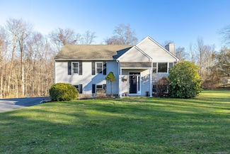 41 Overlook Dr, New Milford, CT 06776
