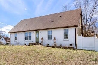 421 Bancroft Dr, Clarksville, TN 37042