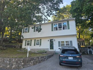 95 Angell Ave, North Providence, RI 02911