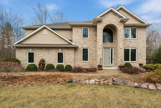 3455 E Shady Ridge Ln, Midland, MI 48642
