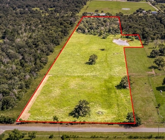 38201 Wiggins Rd, Hempstead, TX 77445