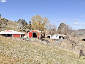 27764 Picnic Creek Rd, Mount Vernon, OR 97865