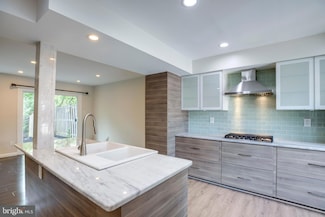 9513 Burdett Rd, Burke, VA 22015