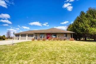 16 Arrowhead Dr, Toulon, IL 61483