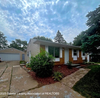 1554 Huntshire Dr, Holt, MI 48842