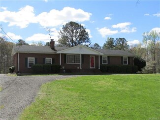 13315 Crystal Dr, Disputanta, VA 23842