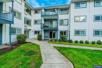 950 Evergreen Rd, Woodburn, OR 97071