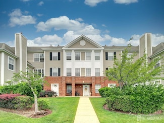 2302 Timber Ridge Ct, Parlin, NJ 08859