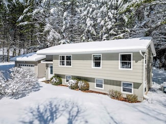 1205 Ortman Rd, Marquette, MI 49855