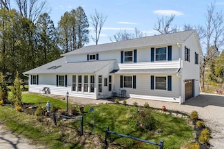 W1518 Draayers Ct, Oostburg, WI 53070