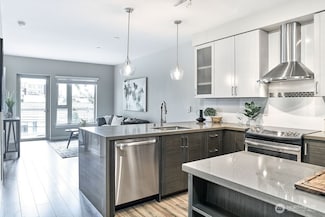 1760 NW 56th St Unit 310, Seattle, WA 98107