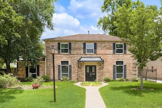 10118 Lynbrook Hollow St, Houston, TX 77042