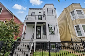3572 W Medill Ave, Chicago, IL 60647