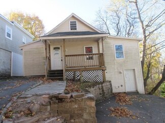 8 Hawkins St, Worcester, MA 01604