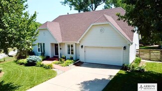 1425 Trelawney Dr, Lincoln, NE 68512