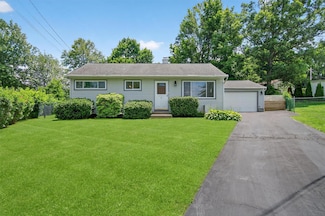 6 Peter Scott Dr, Cornwall, NY 12518