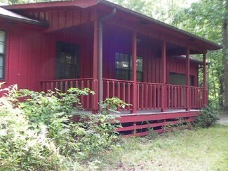 1010 Clear Creek Pkwy, Clarkrange, TN 38553