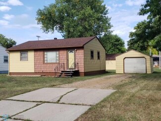 723 7th St S, Breckenridge, MN 56520