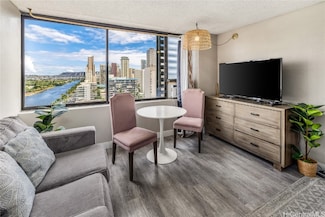 444 Niu St Unit 1709, Honolulu, HI 96815