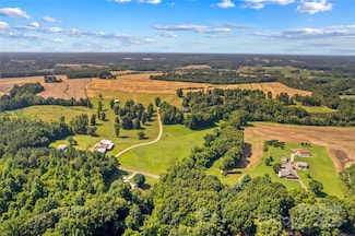 179 J and Rd W, Olin, NC 28660