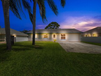 587 SW Lakehurst Dr, Port Saint Lucie, FL 34983
