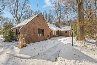 2164 Ayers Ave, Akron, OH 44313