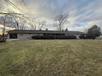 637 N Wright Rd, Janesville, WI 53546