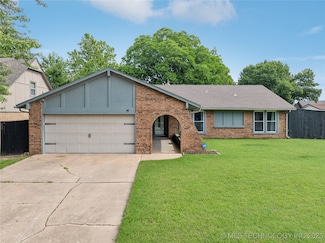2208 W Louisville St, Broken Arrow, OK 74012