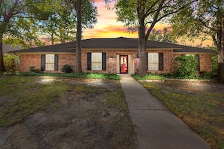 1708 Wimbleton Dr, Bedford, TX 76021