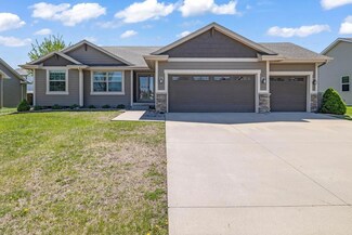 415 NE 47th St, Ankeny, IA 50021