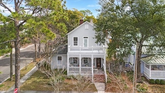 204 S 6th St, Fernandina Beach, FL 32034