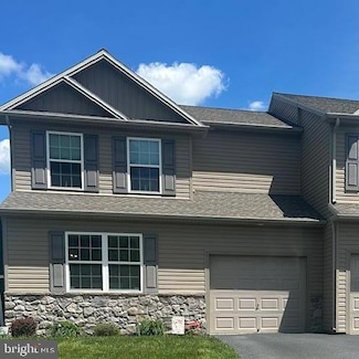 8410 Hamilton St, Hummelstown, PA 17036