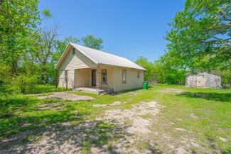 938 S Rogers St, Waxahachie, TX 75165