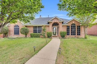 1136 Essex Dr, Cedar Hill, TX 75104