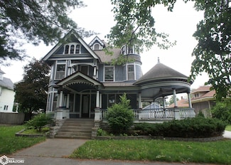 821 Division St, Webster City, IA 50595