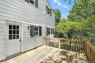 16 Overlook Way, Purdys, NY 10578